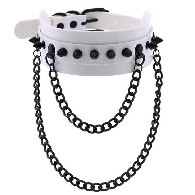 What you see is an image of Spiked Trendy Goth Choker in silver, perfect for those who want to elevate their style and express their personality.
