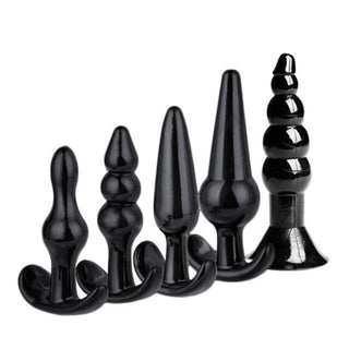 Displaying an image of Bum-friendly Anal Sex Toys for Beginners displaying different lengths and widths to accommodate comfort and pleasure levels.