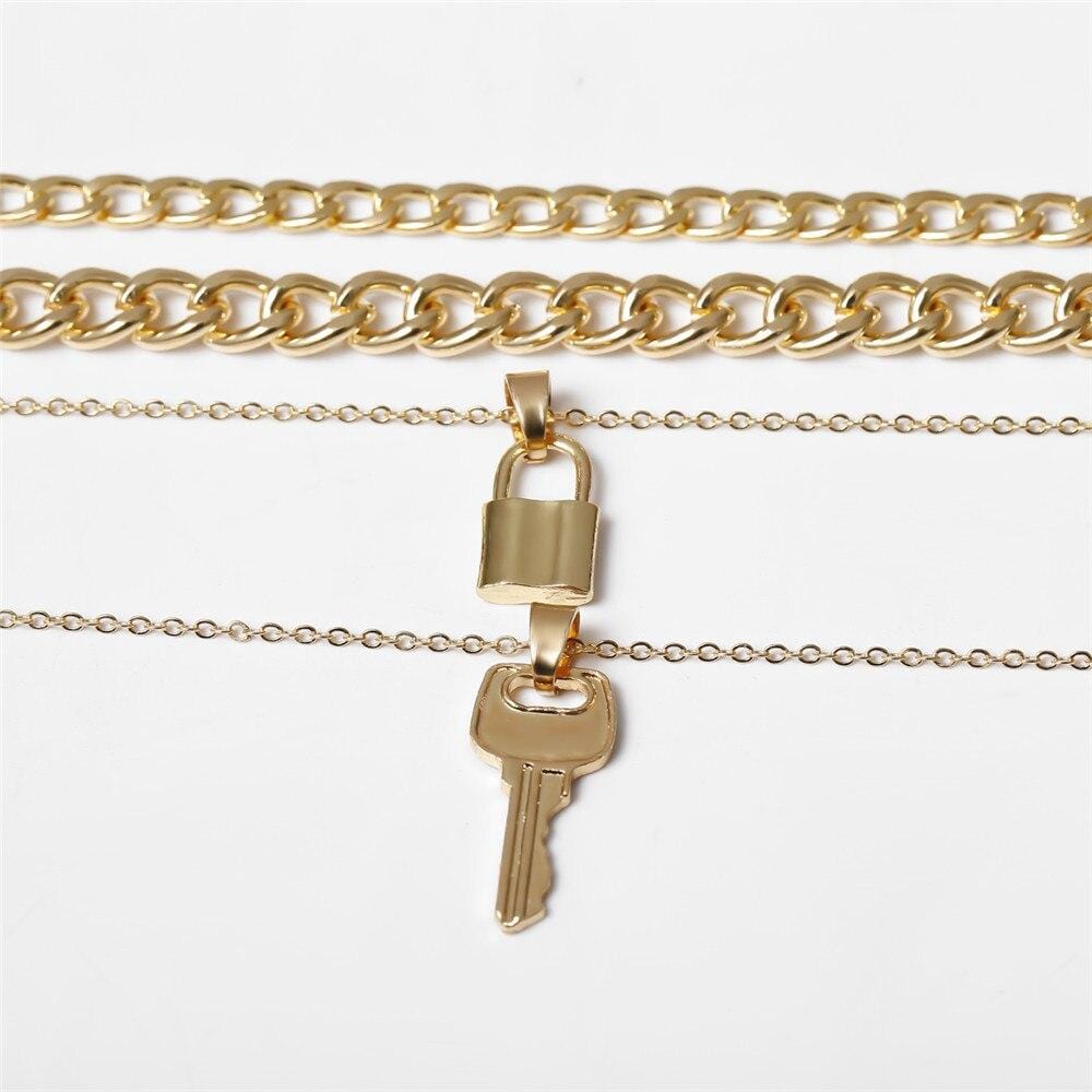 An image displaying the smooth texture and durability of the zinc alloy material used in the Multi Layer Lock and Key Necklace Set.